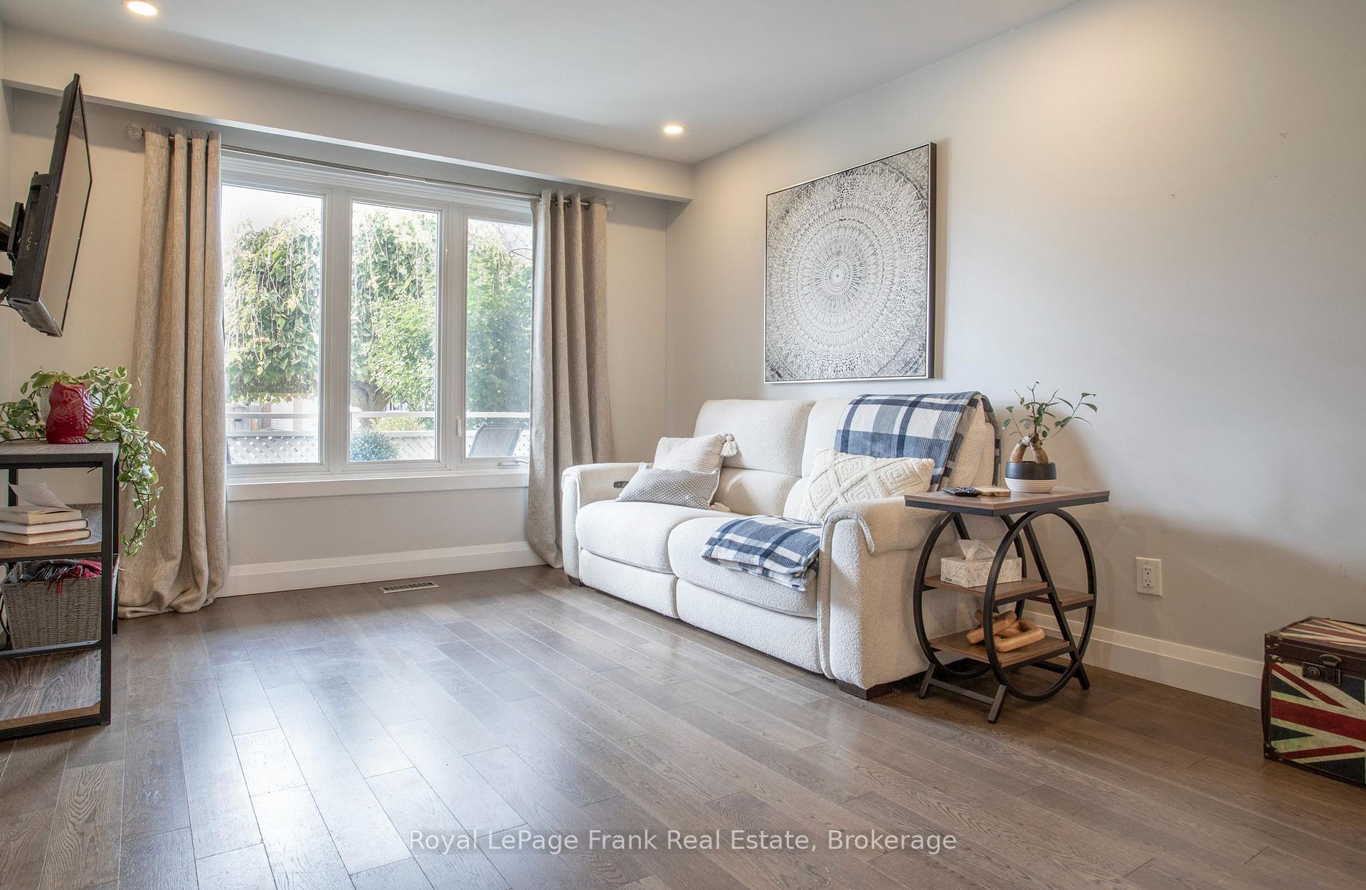 Photo 10 of 5 Alonna Street, Clarington, Bowmanville — HOMEH