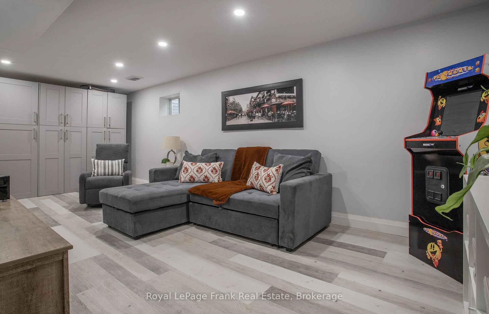 Photo 32 of 5 Alonna Street, Clarington, Bowmanville — HOMEH