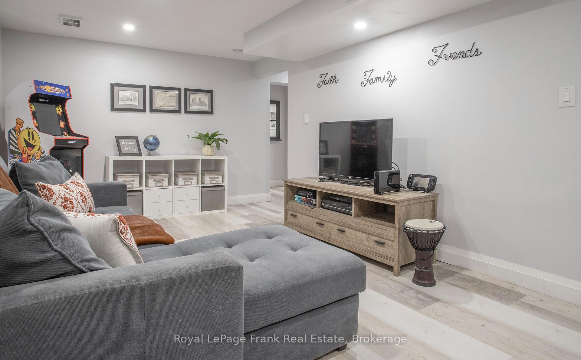 Photo 34 of 5 Alonna Street, Clarington, Bowmanville — HOMEH
