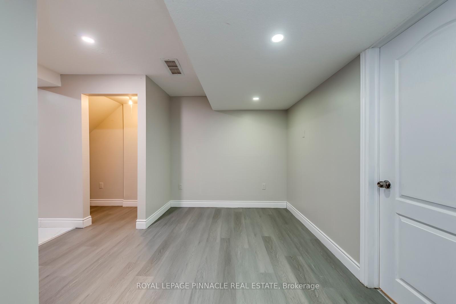 Photo 3 of Unit Lower, 11 Frankfurt Street, Kitchener, Huron Park — HOMEH