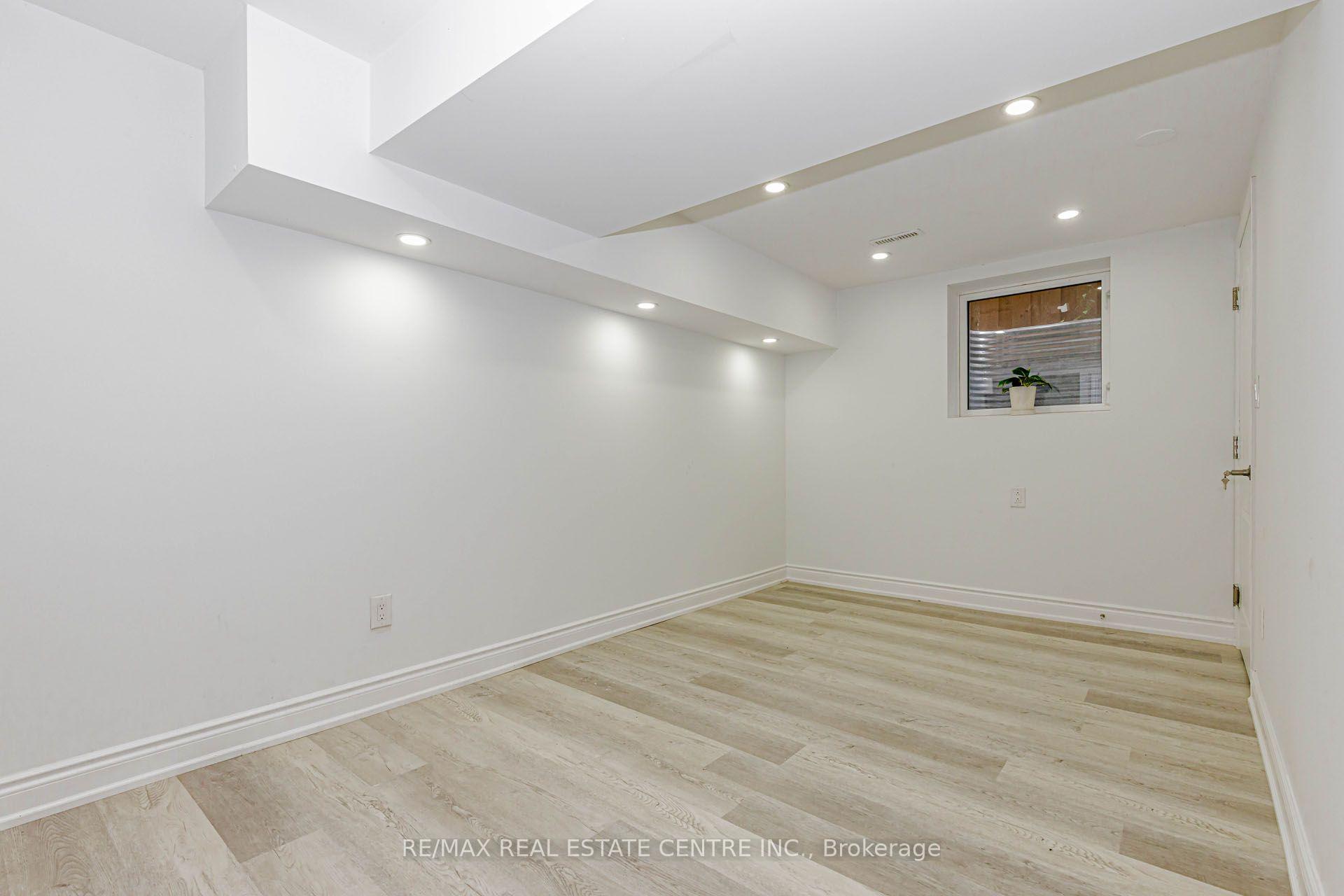 Photo 4 of Unit #2, 17 Scotia Drive, Brampton, Fletcher's West — HOMEH
