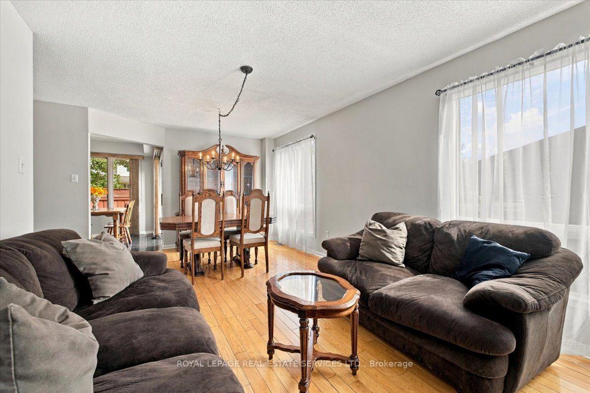 Photo 8 of 5180 Oakley Drive, Burlington, Orchard — HOMEH