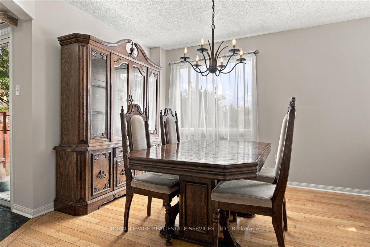 Photo 9 of 5180 Oakley Drive, Burlington, Orchard — HOMEH