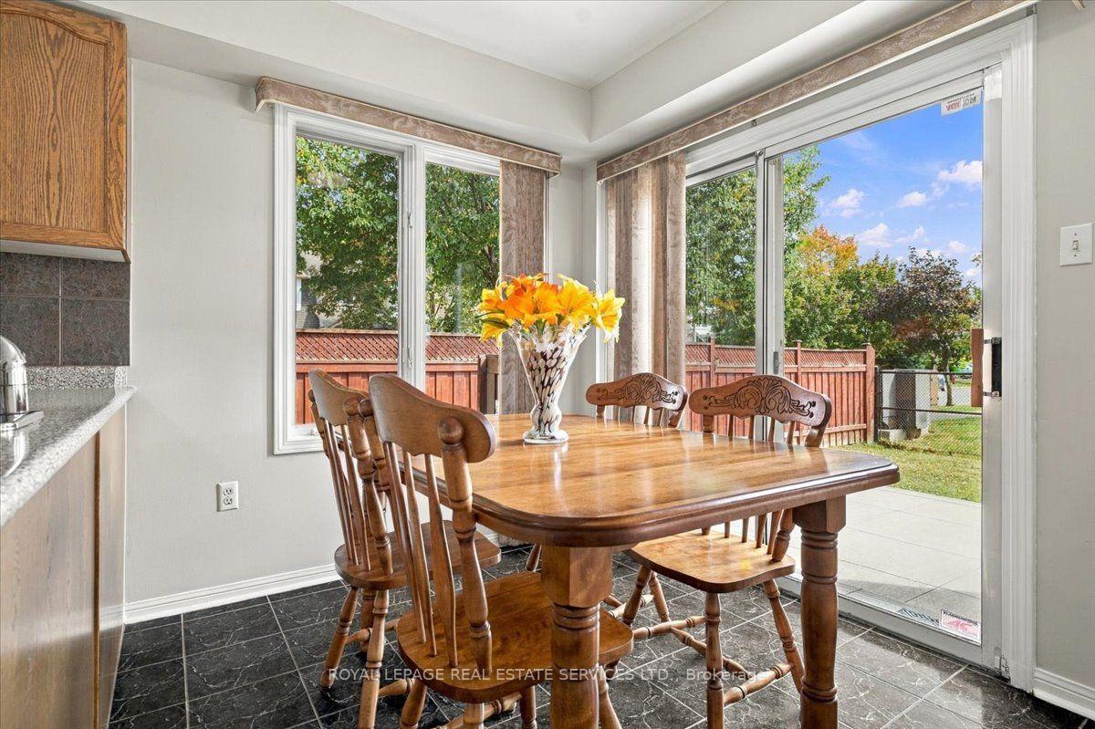 Photo 13 of 5180 Oakley Drive, Burlington, Orchard — HOMEH