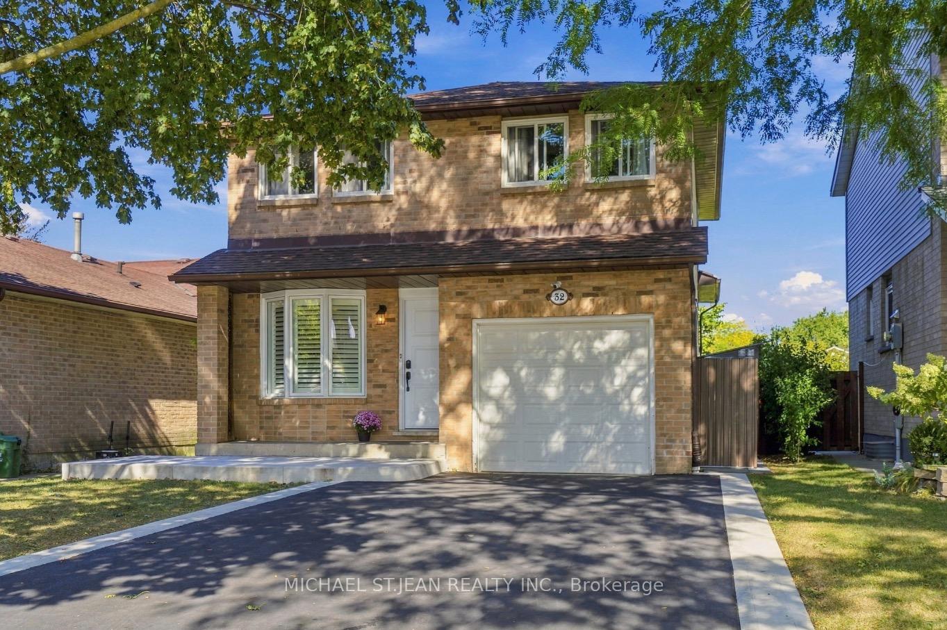 Photo 3 of 32 Twinoaks Crescent, Hamilton, Stoney Creek — HOMEH