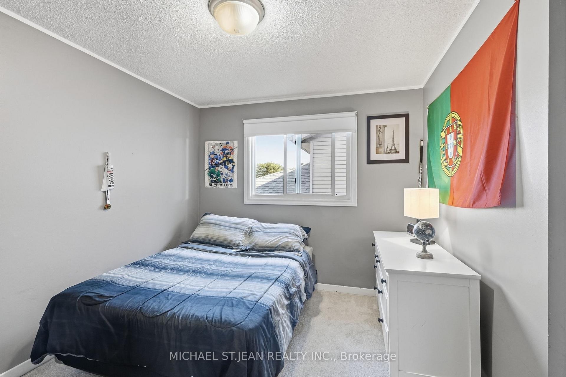 Photo 23 of 32 Twinoaks Crescent, Hamilton, Stoney Creek — HOMEH