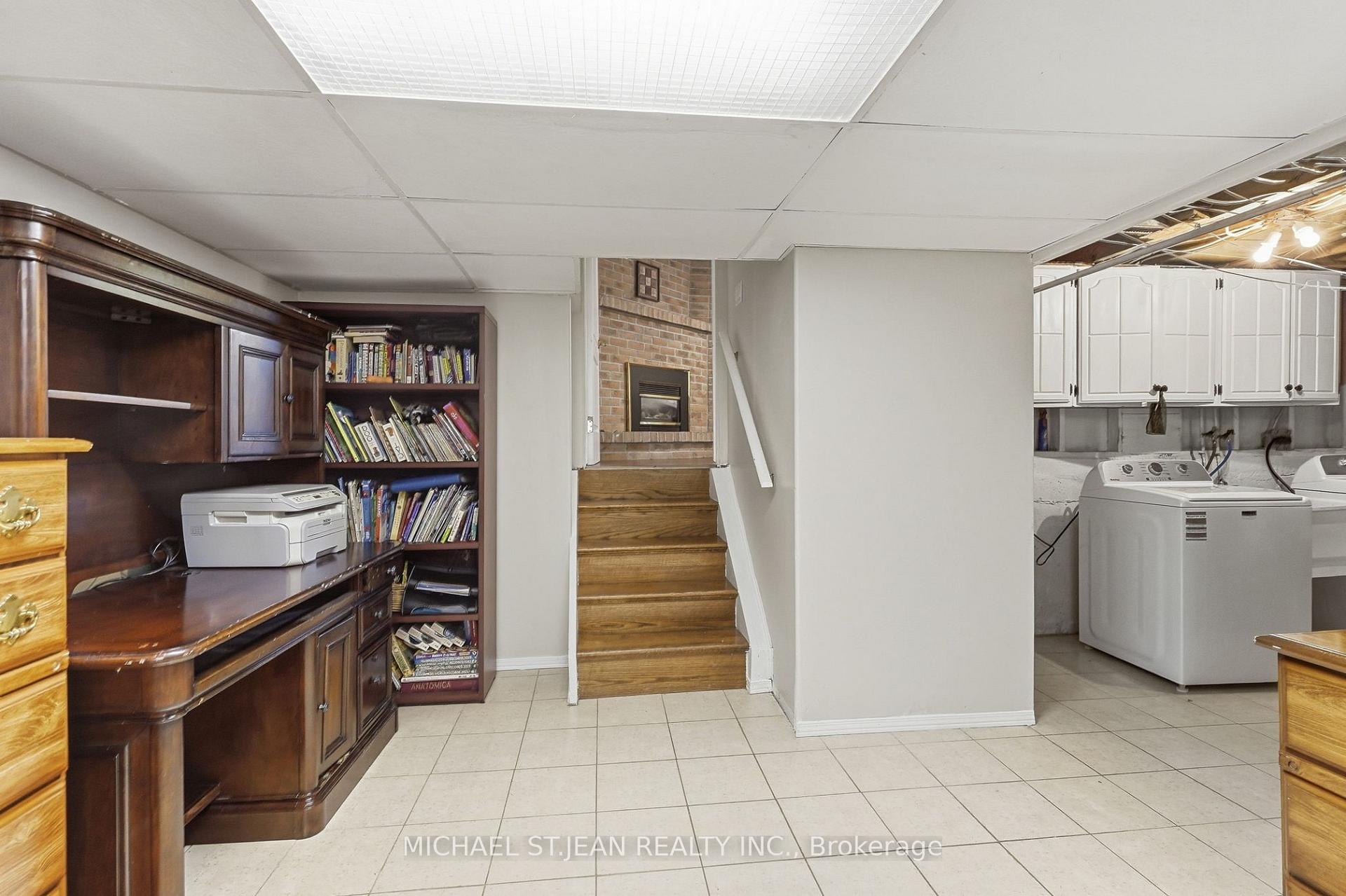Photo 36 of 32 Twinoaks Crescent, Hamilton, Stoney Creek — HOMEH