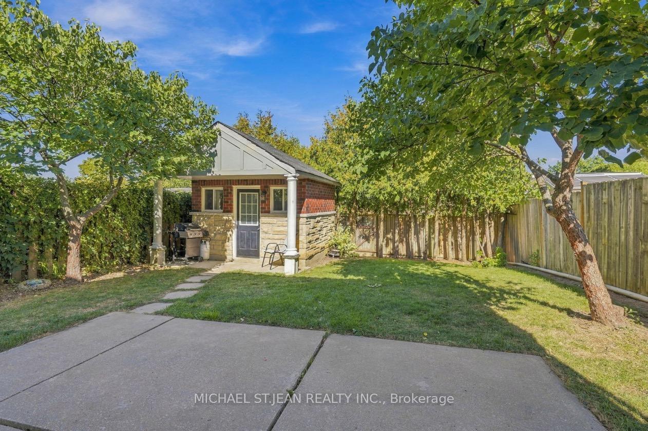 Photo 38 of 32 Twinoaks Crescent, Hamilton, Stoney Creek — HOMEH