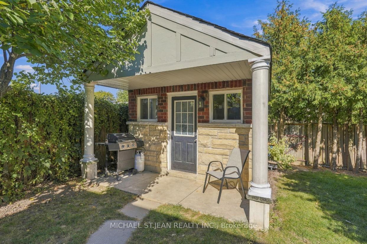 Photo 39 of 32 Twinoaks Crescent, Hamilton, Stoney Creek — HOMEH