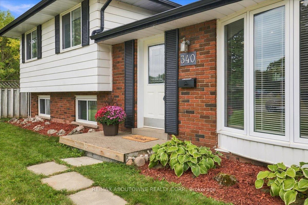 Photo 3 of 340 Duncombe Drive, Burlington, Appleby — HOMEH