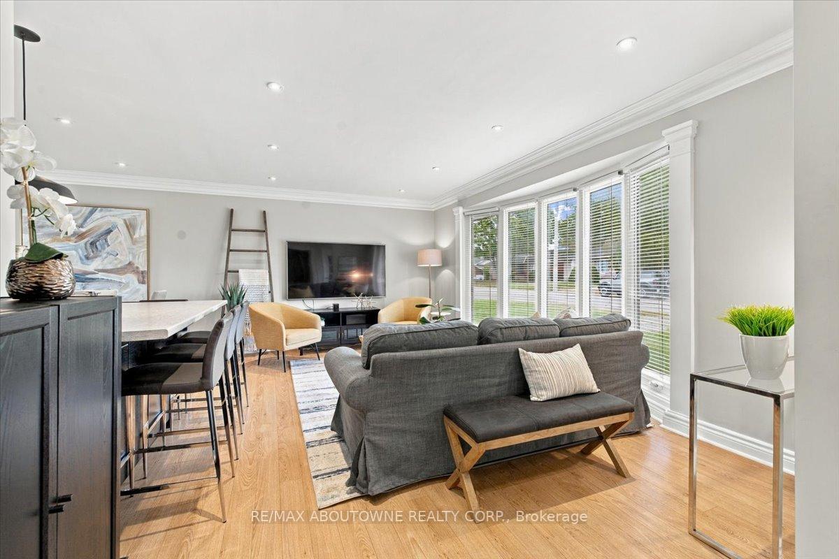 Photo 5 of 340 Duncombe Drive, Burlington, Appleby — HOMEH