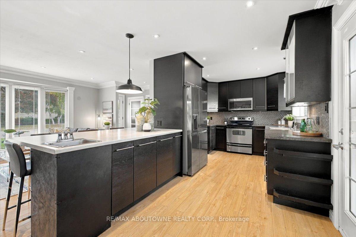 Photo 13 of 340 Duncombe Drive, Burlington, Appleby — HOMEH