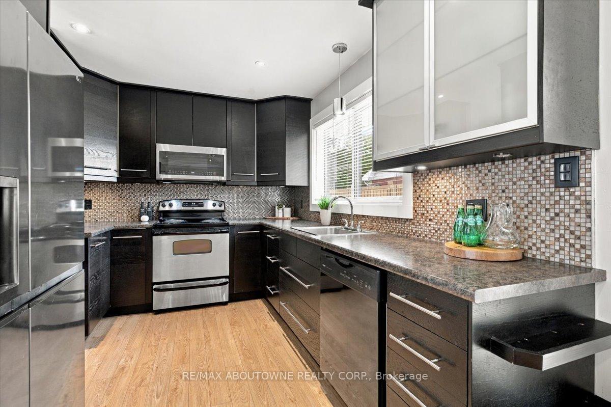 Photo 14 of 340 Duncombe Drive, Burlington, Appleby — HOMEH