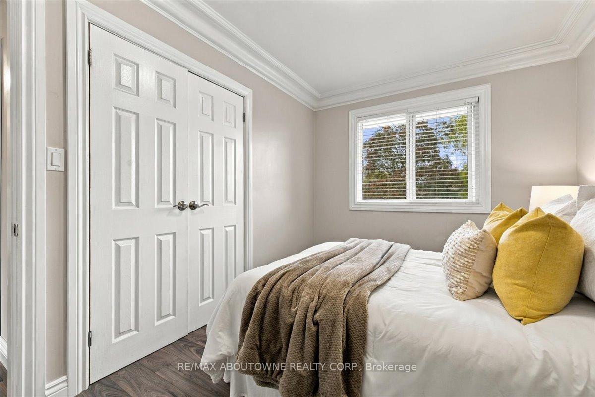 Photo 23 of 340 Duncombe Drive, Burlington, Appleby — HOMEH