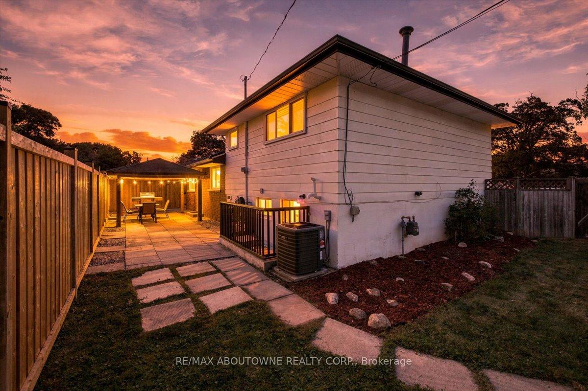 Photo 33 of 340 Duncombe Drive, Burlington, Appleby — HOMEH
