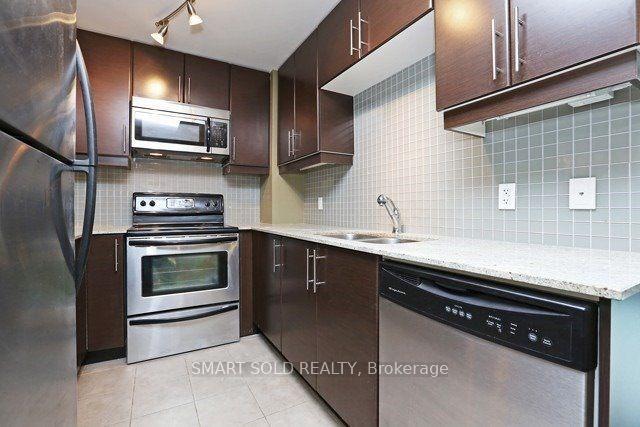 Photo 4 of Unit 4001, 16 Harbour Street, Toronto, Waterfront Communities — HOMEH