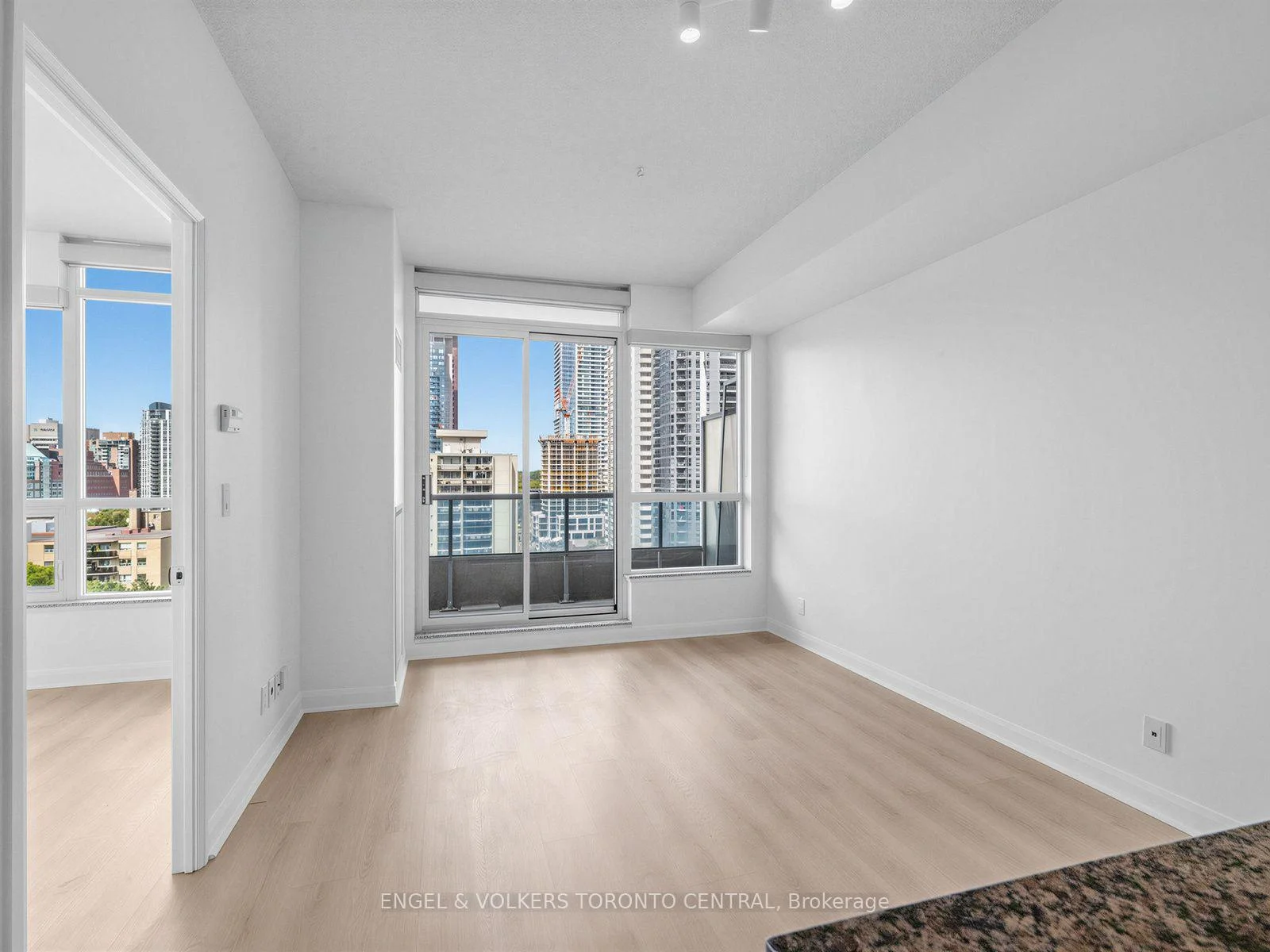Photo 13 of Unit 1101, 500 Sherbourne Street, Toronto, North St. James Town — HOMEH