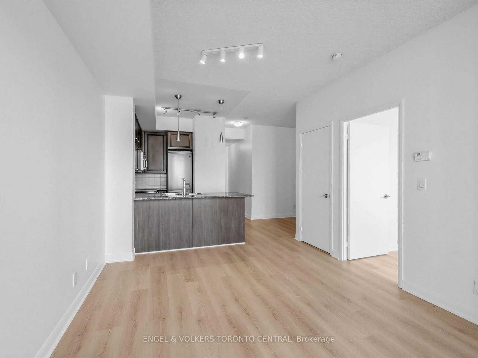 Photo 14 of Unit 1101, 500 Sherbourne Street, Toronto, North St. James Town — HOMEH