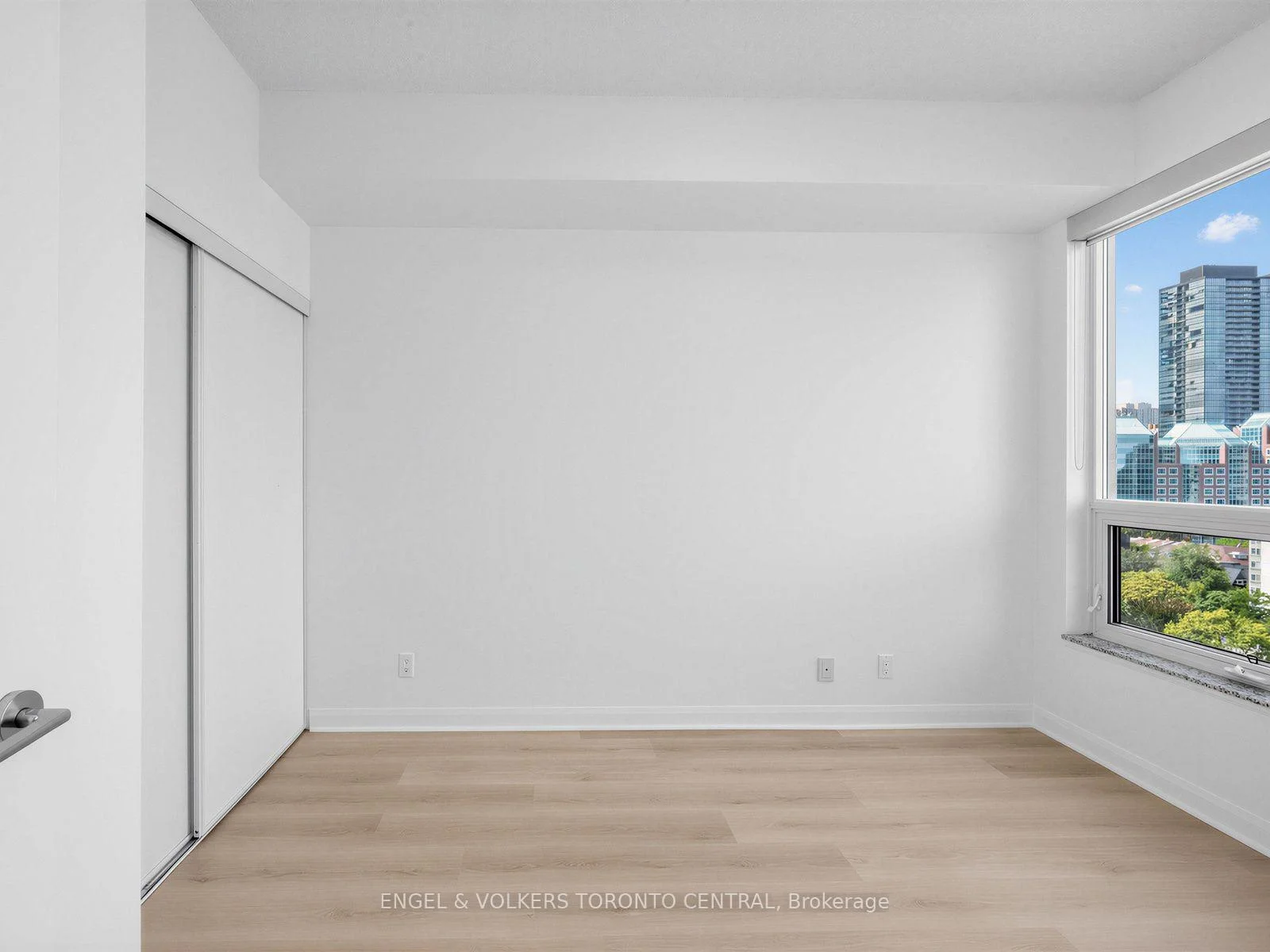 Photo 36 of Unit 1101, 500 Sherbourne Street, Toronto, North St. James Town — HOMEH