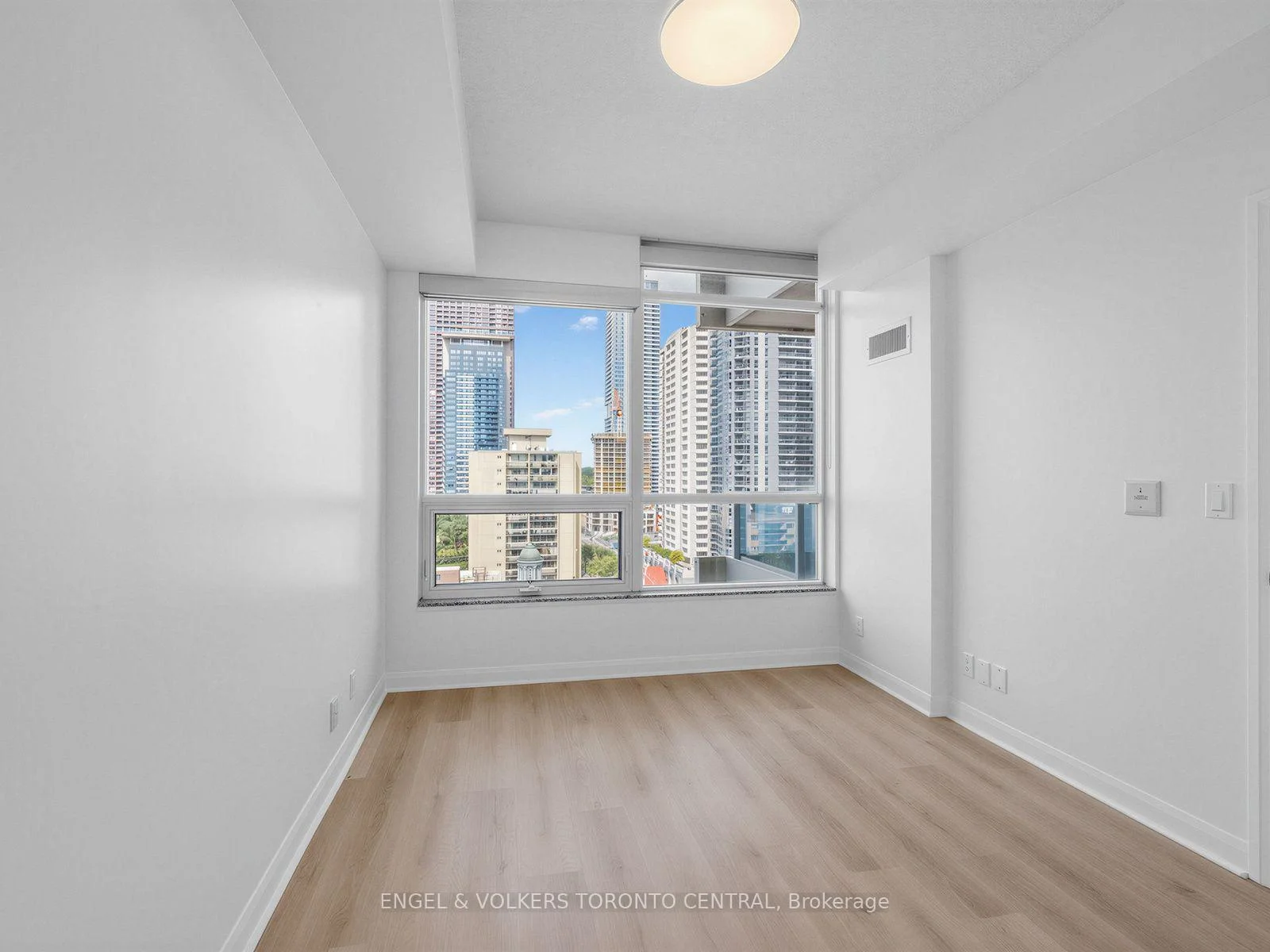 Photo 38 of Unit 1101, 500 Sherbourne Street, Toronto, North St. James Town — HOMEH