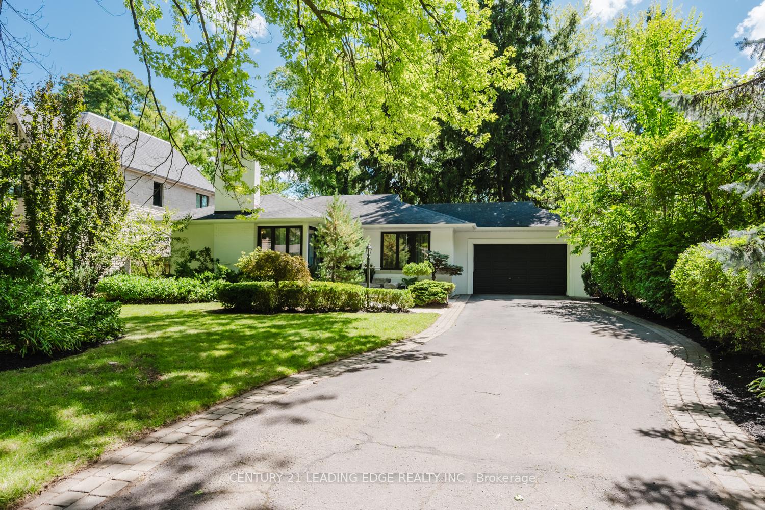 Photo 4 of 1 Romney Road, Etobicoke, Edenbridge-Humber Valley — HOMEH