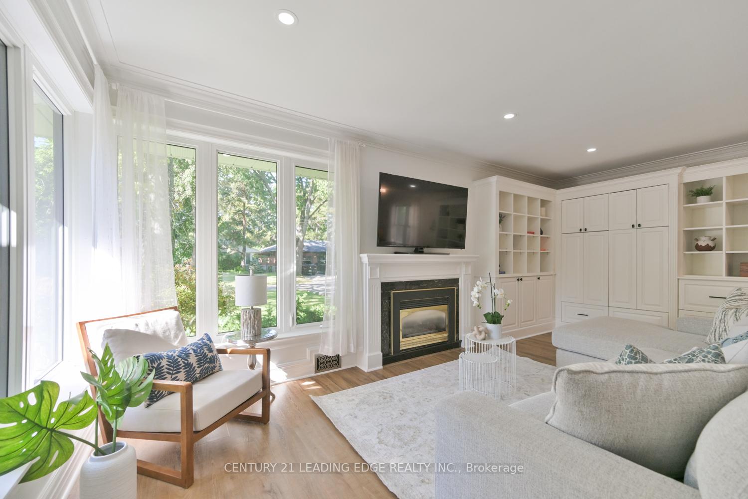 Photo 9 of 1 Romney Road, Etobicoke, Edenbridge-Humber Valley — HOMEH