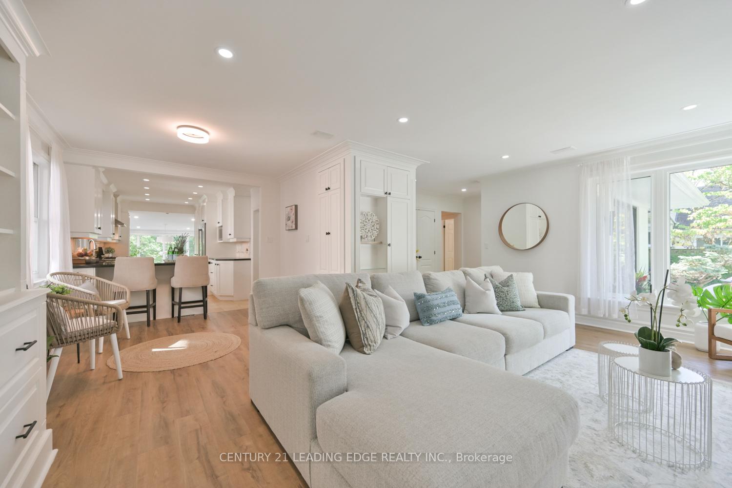 Photo 14 of 1 Romney Road, Etobicoke, Edenbridge-Humber Valley — HOMEH