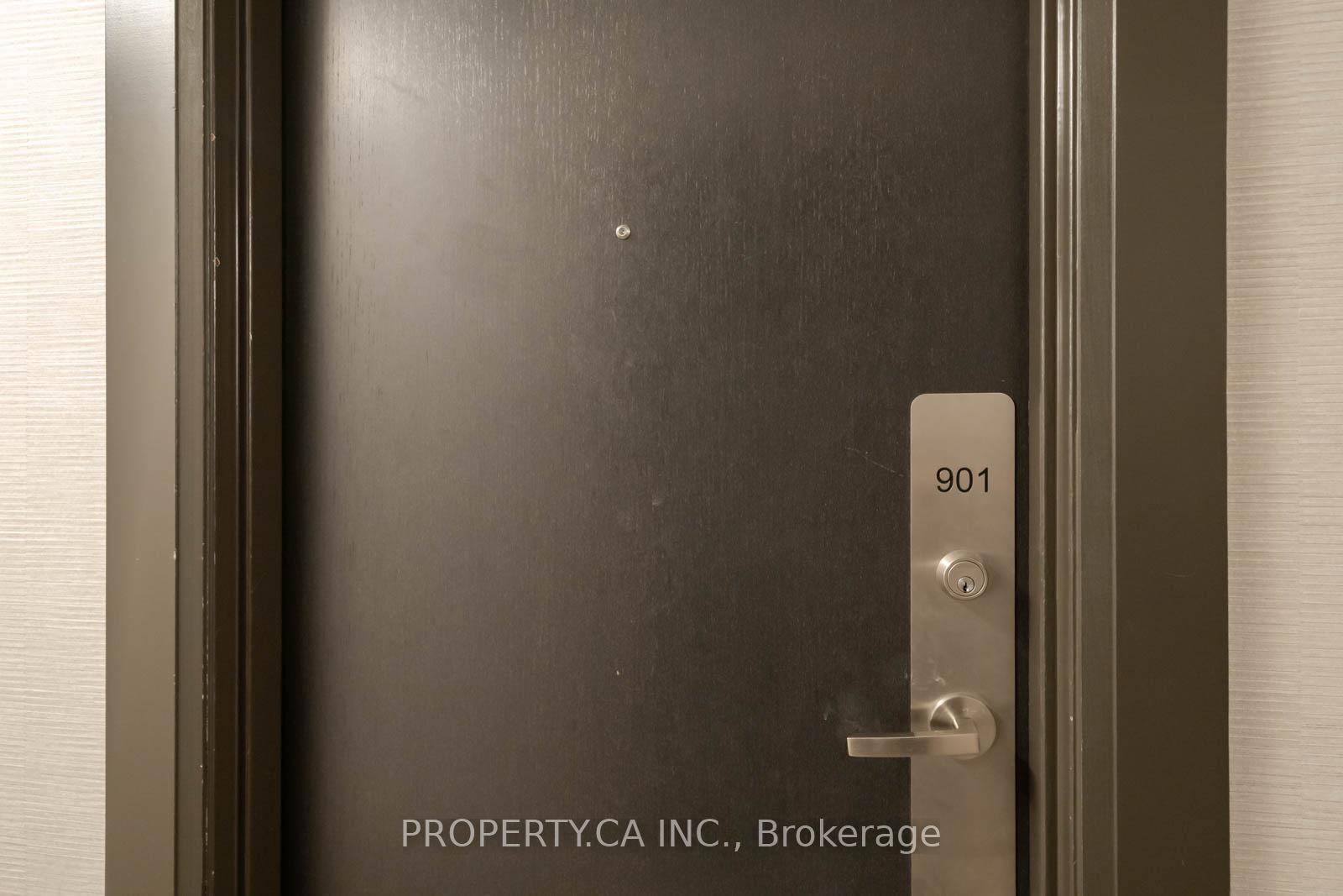 Photo 3 of Unit 901, 31 Four Winds Drive W, North York, York University Heights — HOMEH