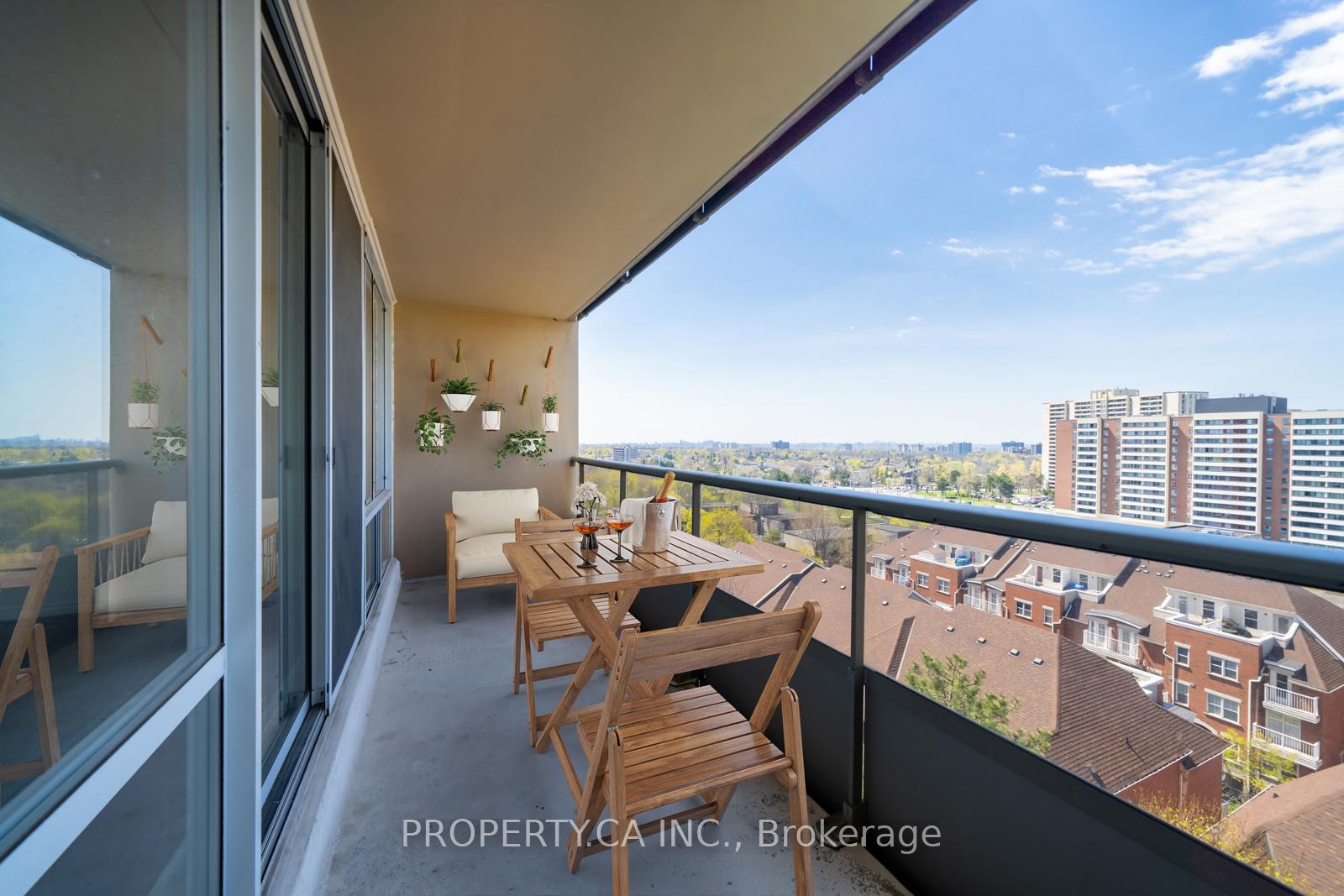 Photo 10 of Unit 901, 31 Four Winds Drive W, North York, York University Heights — HOMEH