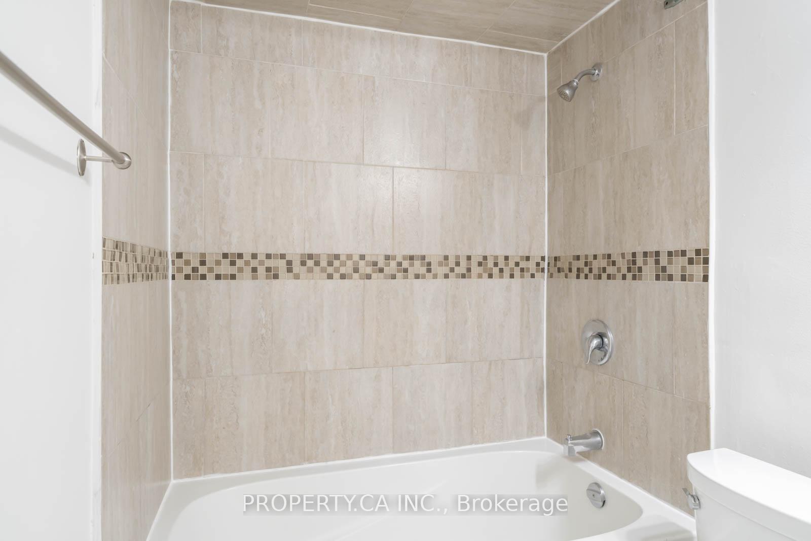 Photo 17 of Unit 901, 31 Four Winds Drive W, North York, York University Heights — HOMEH