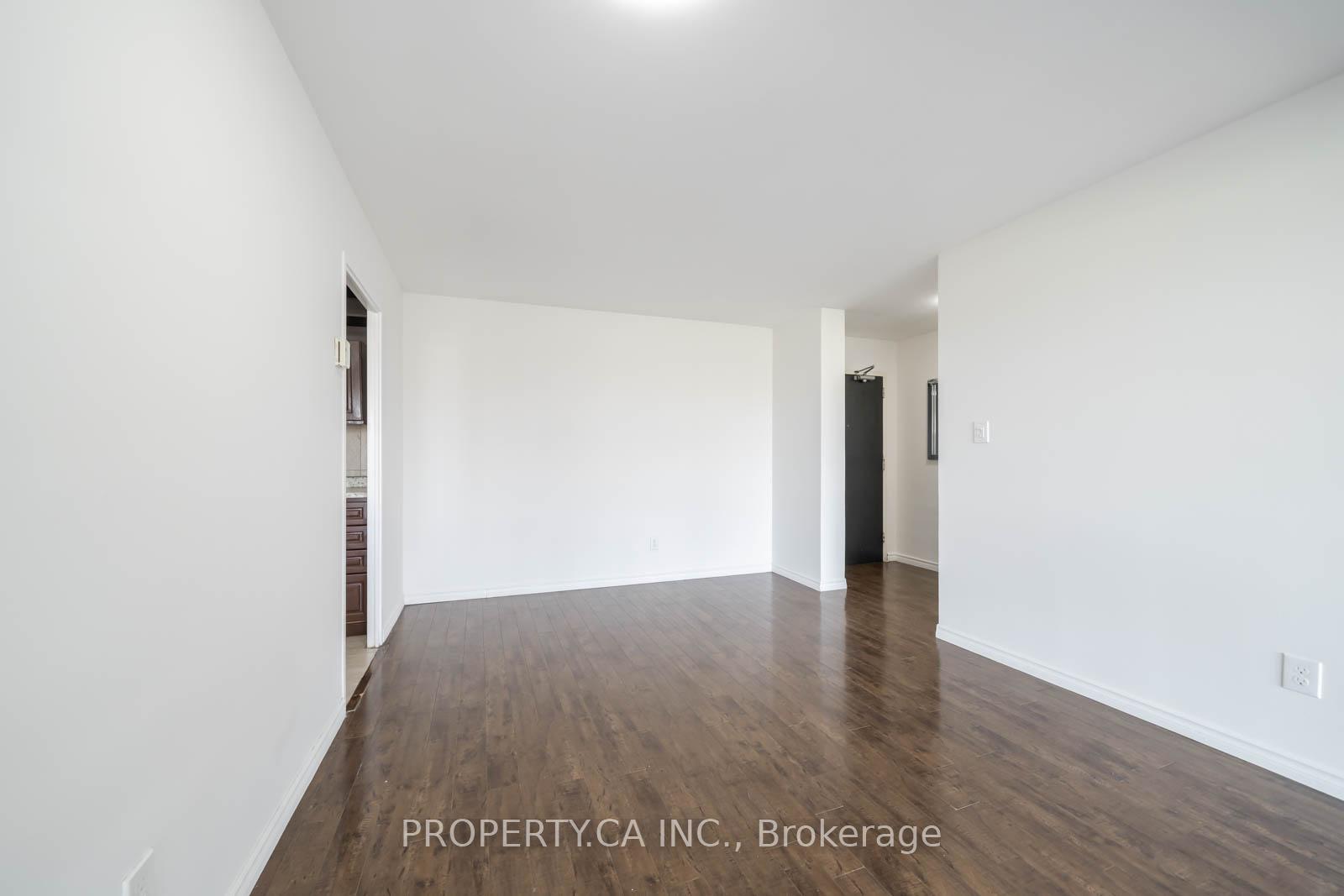 Photo 20 of Unit 901, 31 Four Winds Drive W, North York, York University Heights — HOMEH