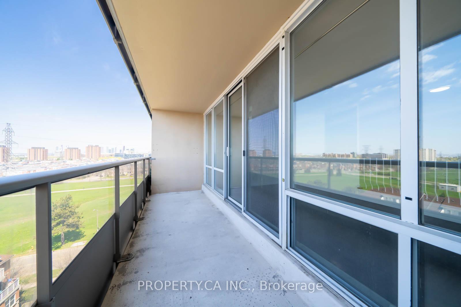 Photo 29 of Unit 901, 31 Four Winds Drive W, North York, York University Heights — HOMEH