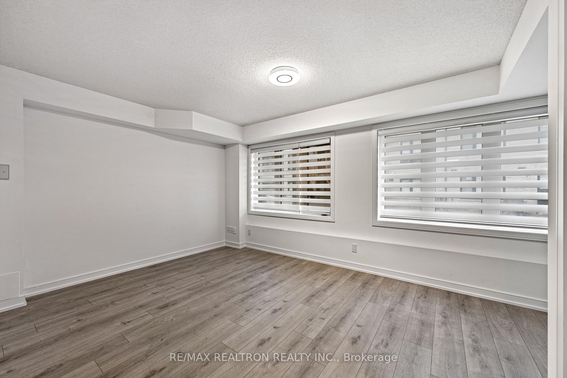 Photo 7 of 139 Blue Forest Crescent, Barrie, Innis-Shore — HOMEH