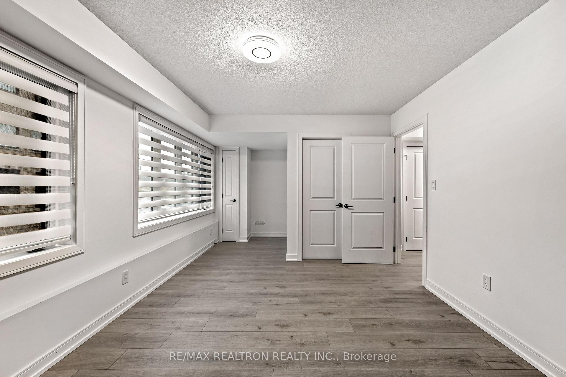 Photo 8 of 139 Blue Forest Crescent, Barrie, Innis-Shore — HOMEH