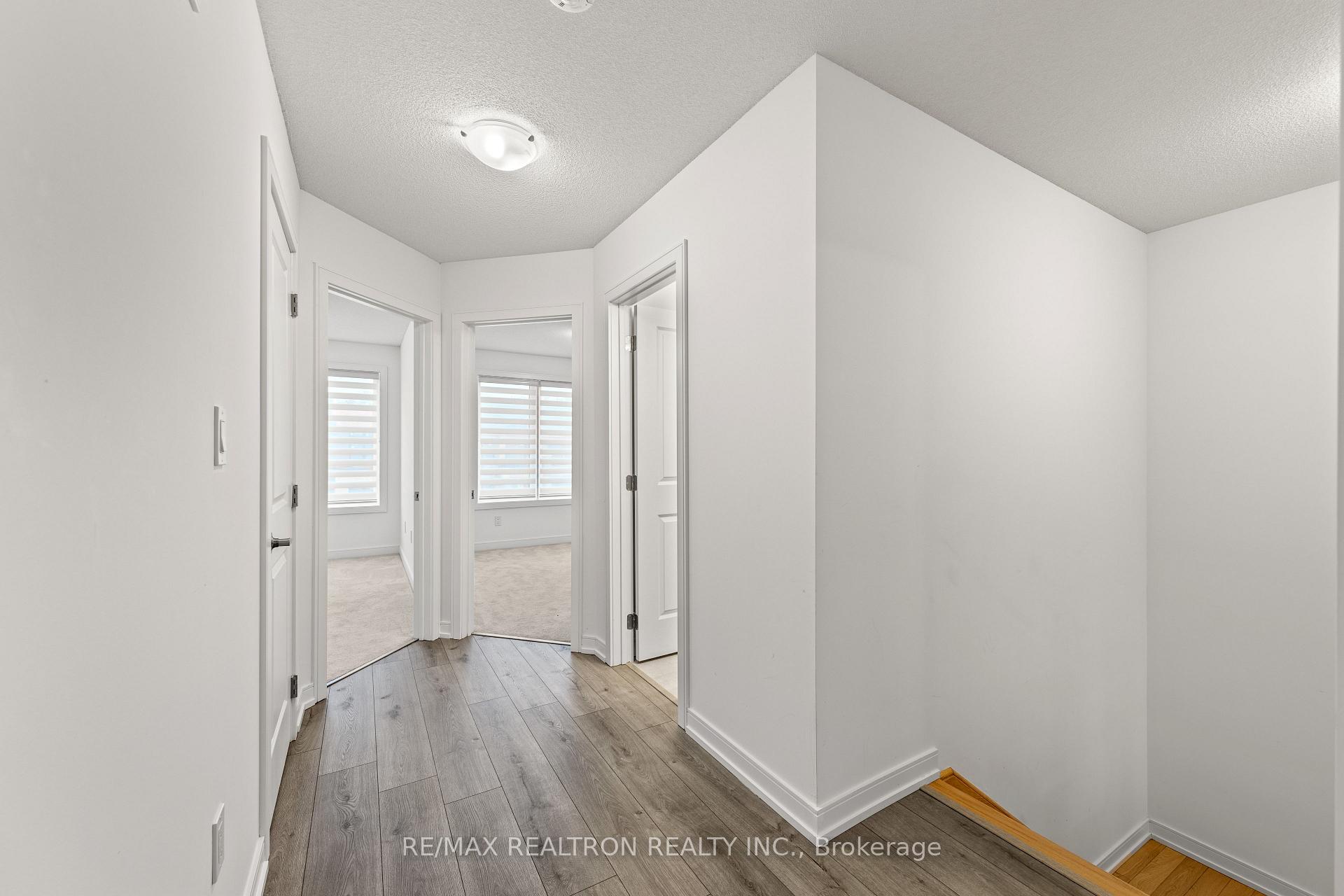 Photo 16 of 139 Blue Forest Crescent, Barrie, Innis-Shore — HOMEH