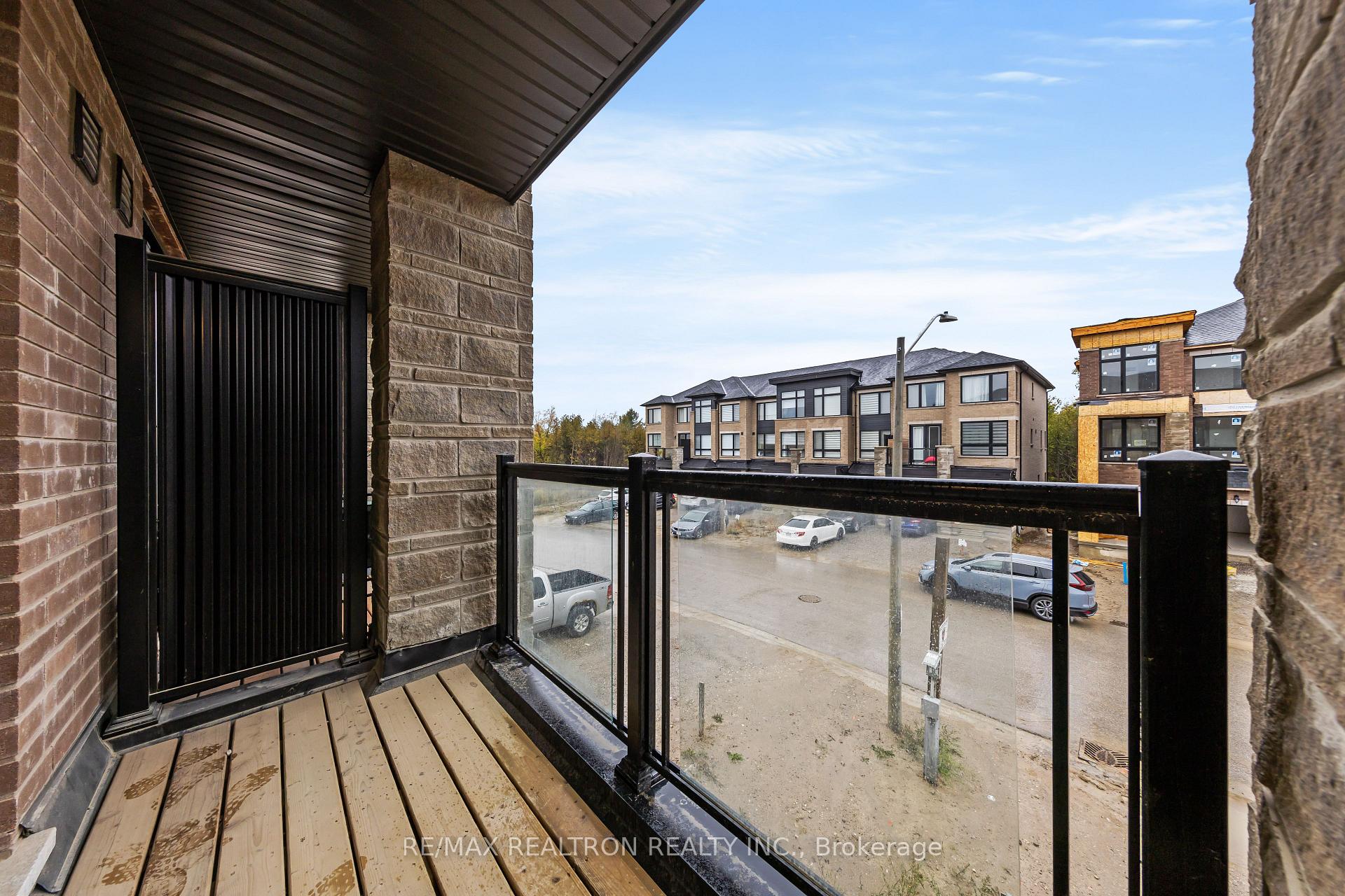 Photo 22 of 139 Blue Forest Crescent, Barrie, Innis-Shore — HOMEH