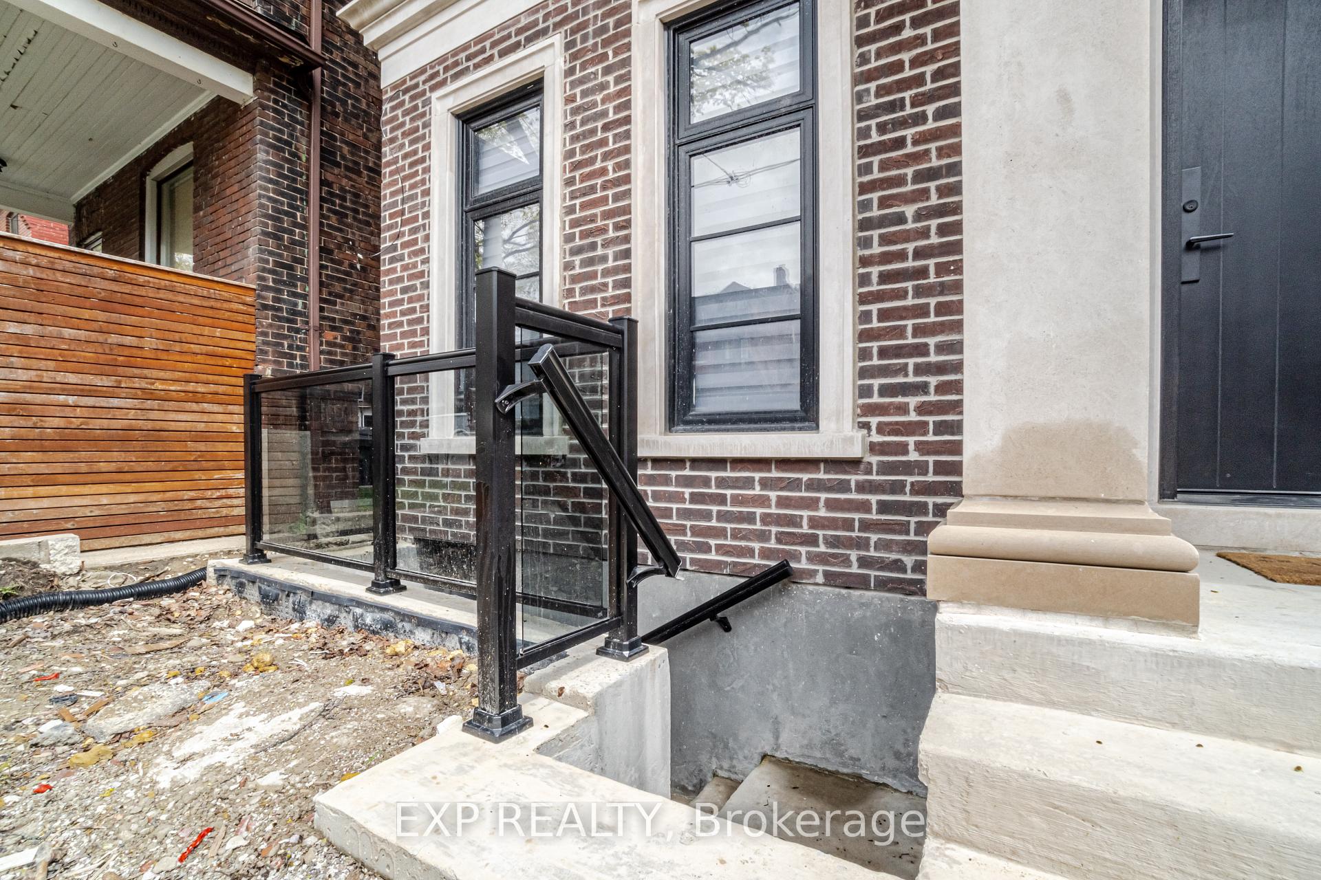 Photo 4 of Unit Basmt, 581 Crawford Street, Toronto, Palmerston-Little Italy — HOMEH