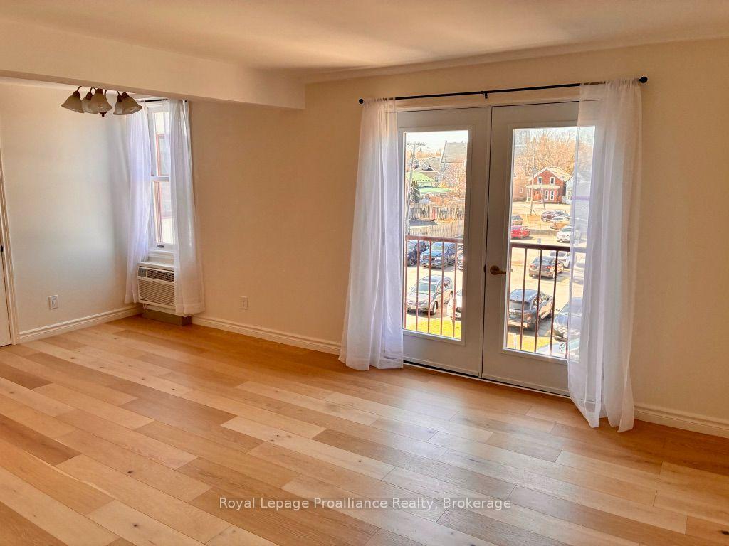 Photo 4 of Unit 303, 172 Main Street, Prince Edward County, Picton Ward — HOMEH