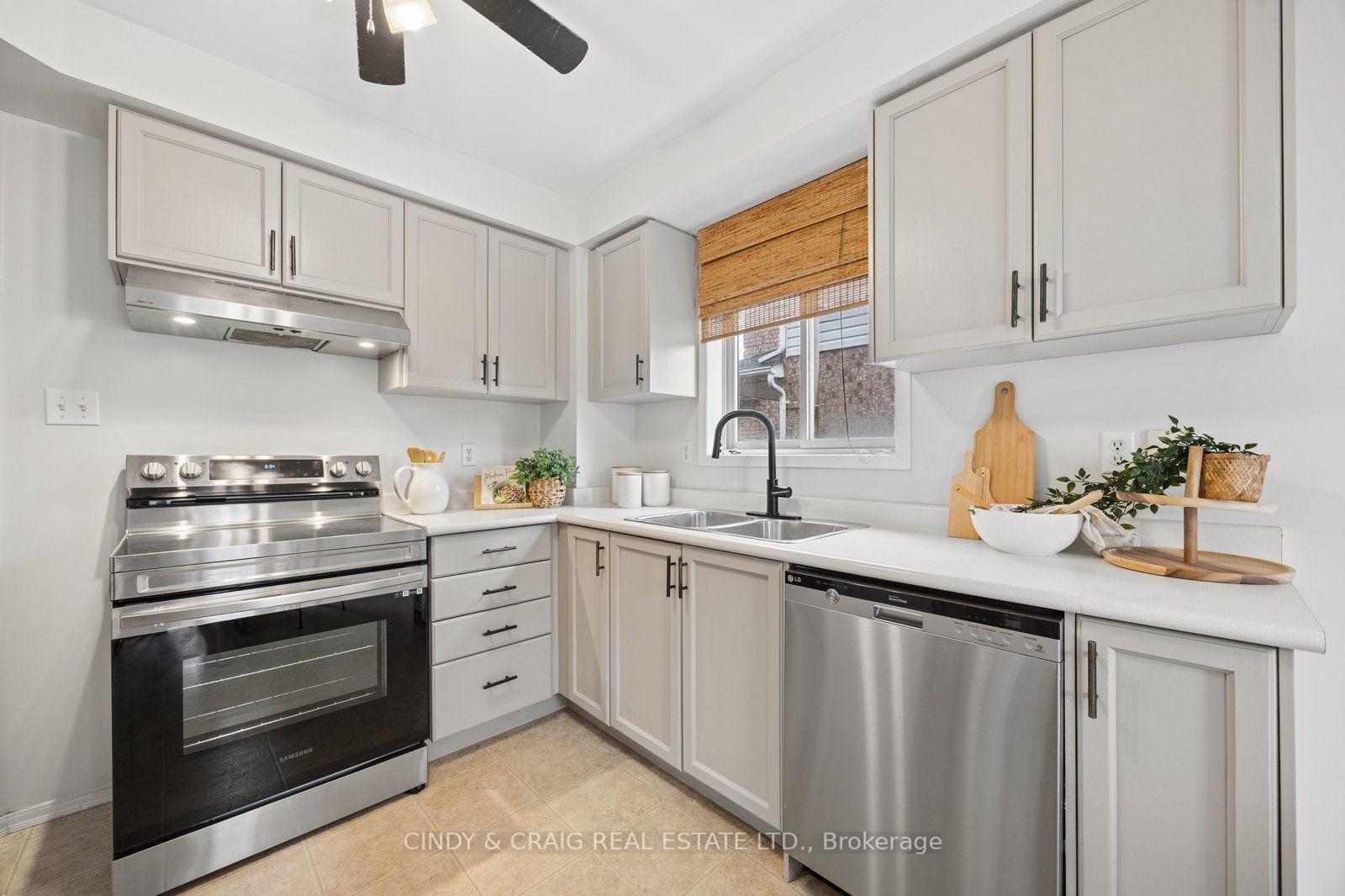 Photo 6 of 1550 Fieldgate Drive, Oshawa, Samac — HOMEH