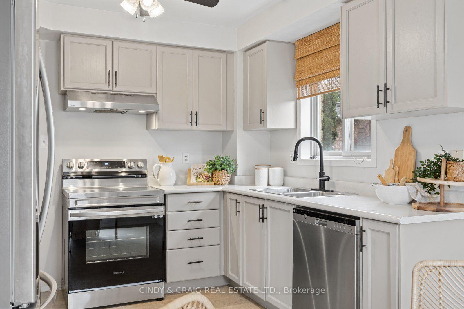 Photo 7 of 1550 Fieldgate Drive, Oshawa, Samac — HOMEH