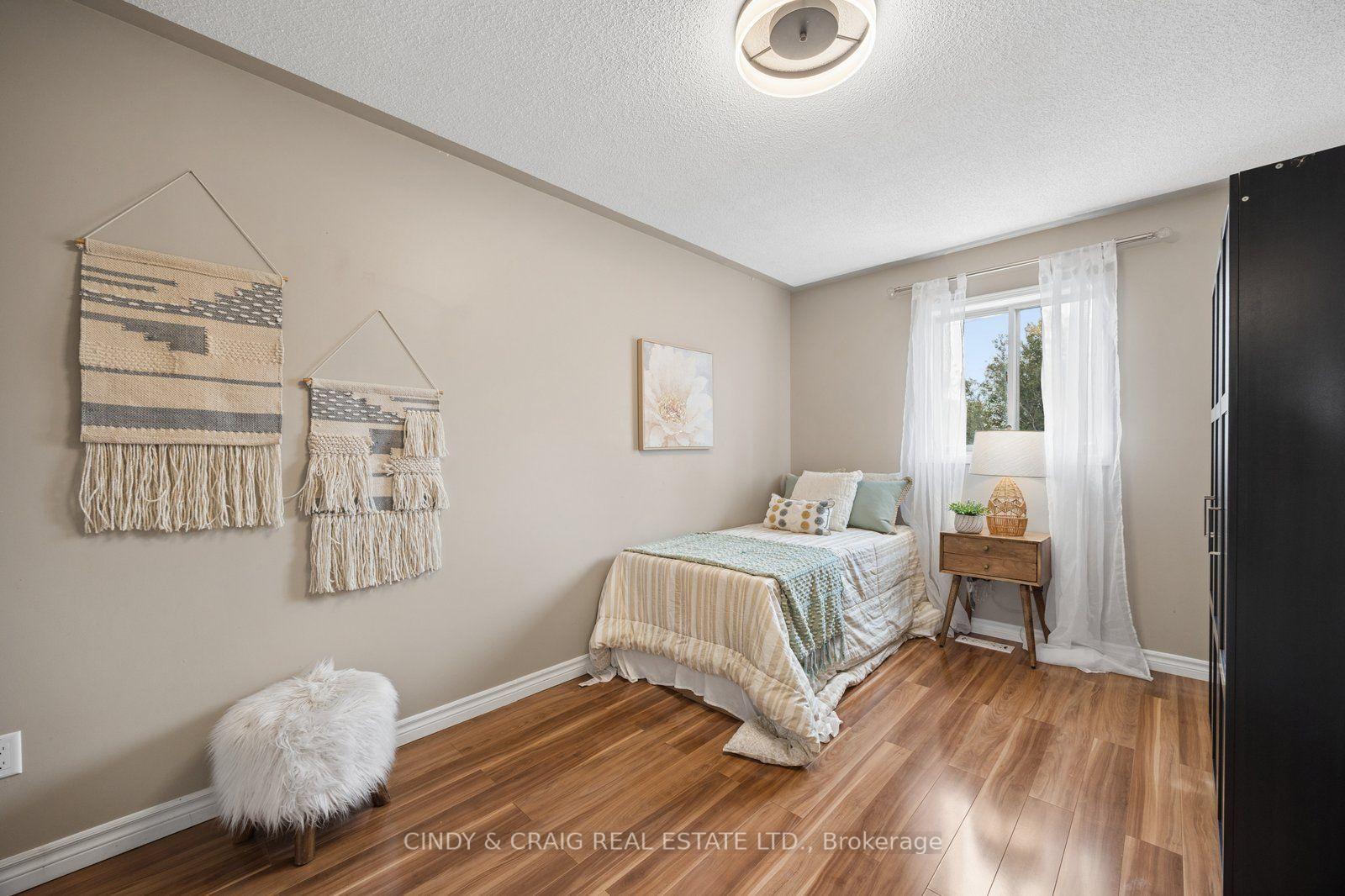 Photo 10 of 1550 Fieldgate Drive, Oshawa, Samac — HOMEH