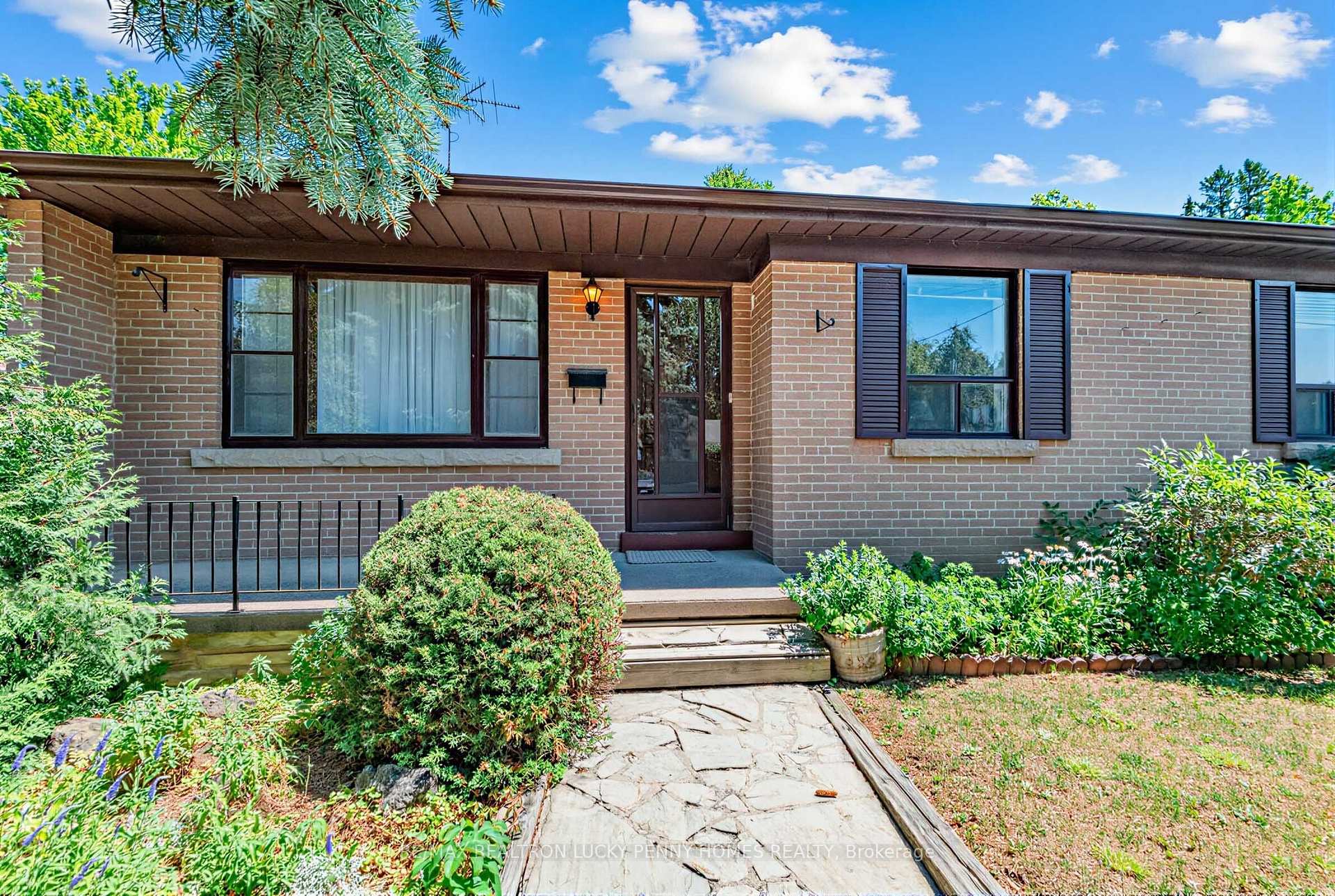Photo 5 of 19 Abercorn Road, Markham, Bullock — HOMEH