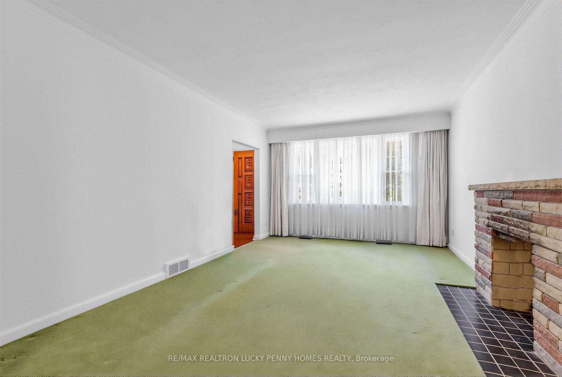 Photo 7 of 19 Abercorn Road, Markham, Bullock — HOMEH