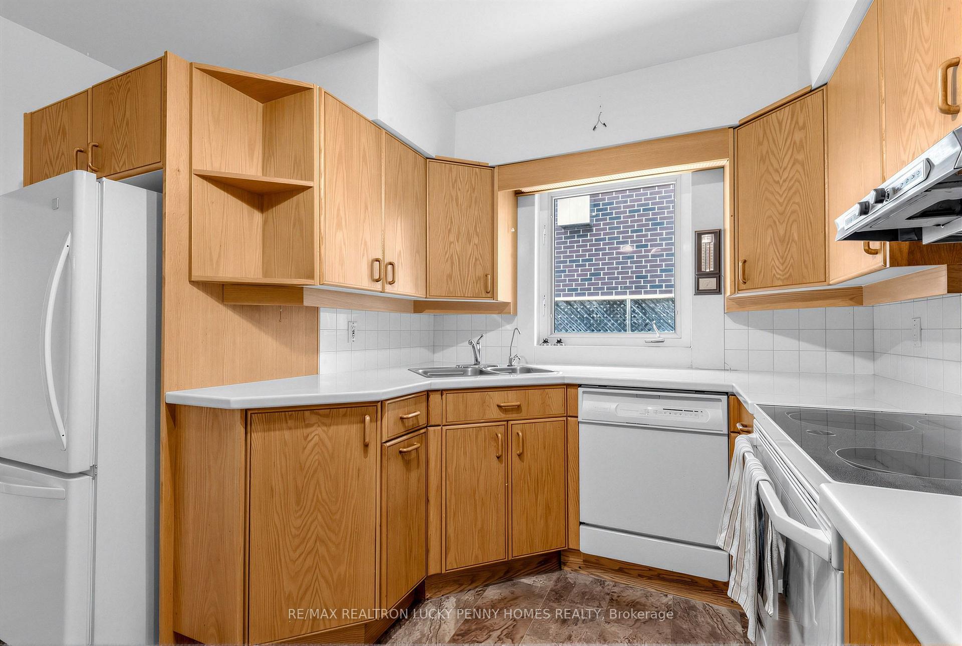 Photo 13 of 19 Abercorn Road, Markham, Bullock — HOMEH