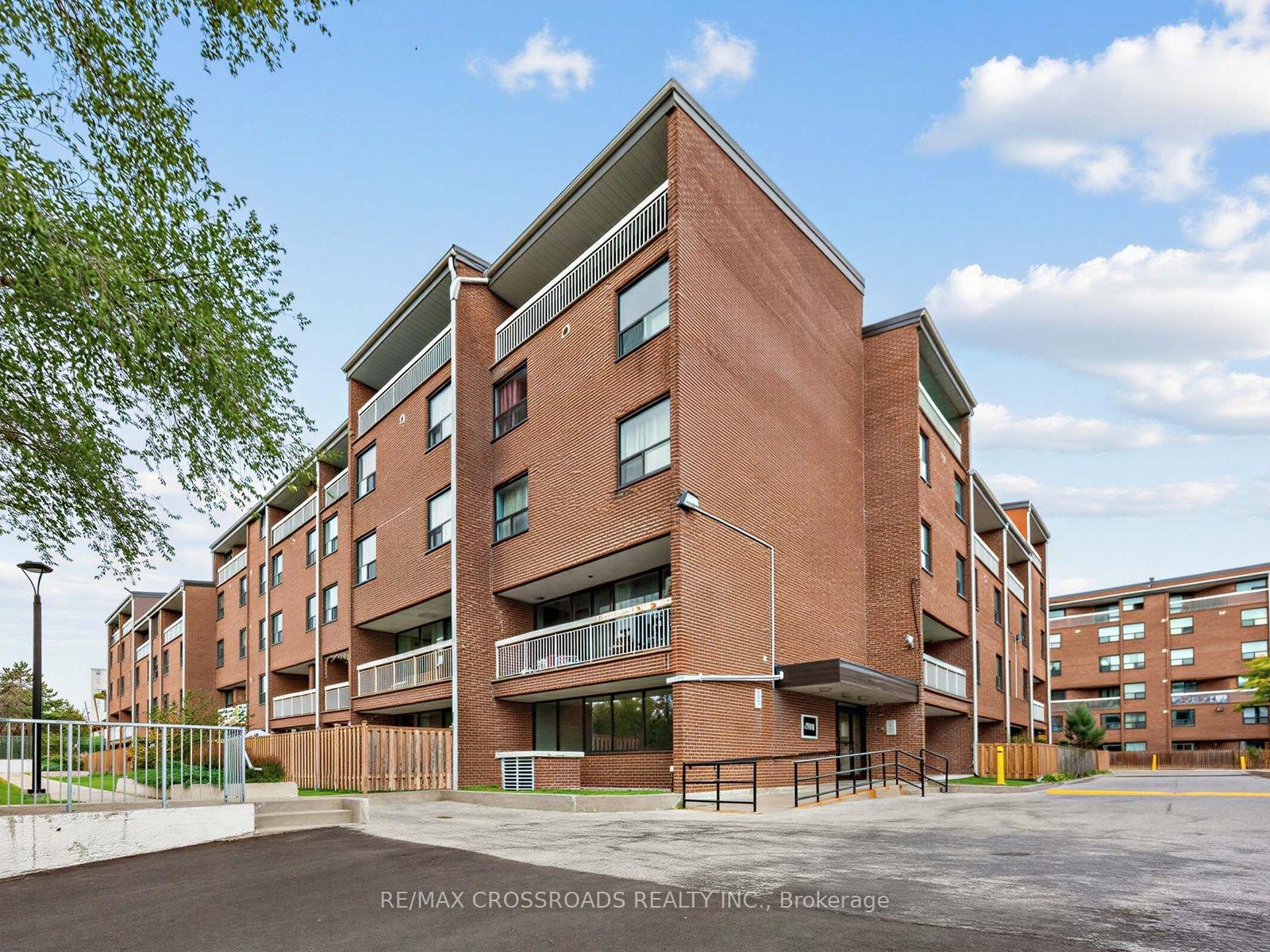 Photo of Unit 504, 4060 Lawrence Avenue E