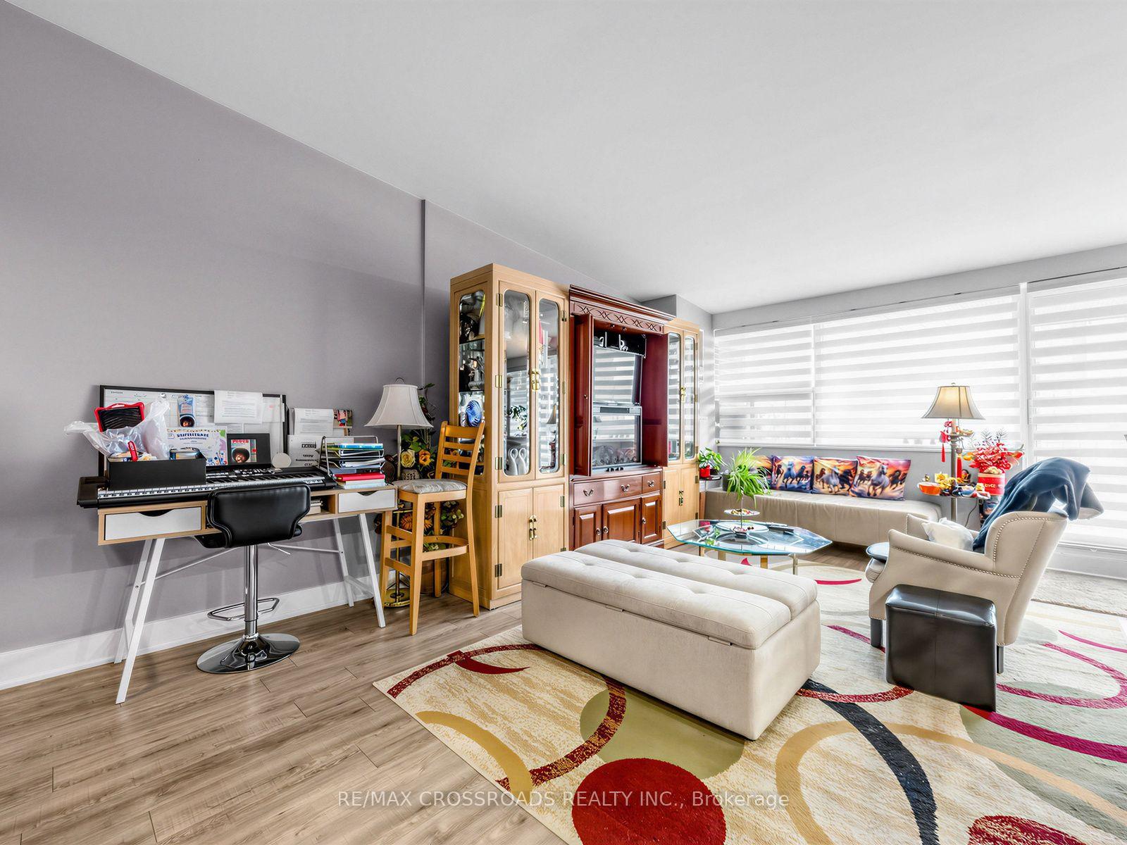Photo 4 of Unit 504, 4060 Lawrence Avenue E, Scarborough, West Hill — HOMEH