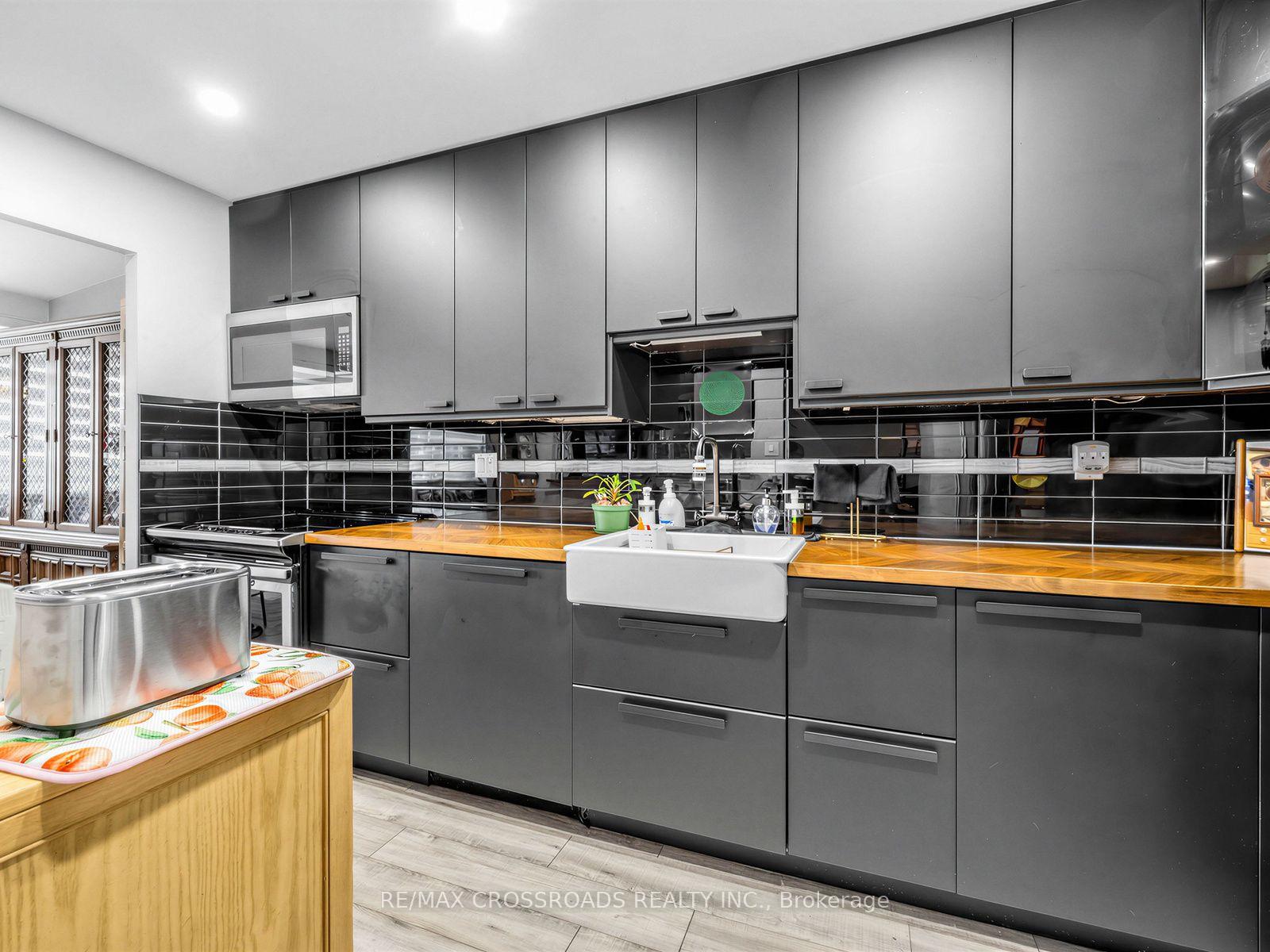 Photo 7 of Unit 504, 4060 Lawrence Avenue E, Scarborough, West Hill — HOMEH