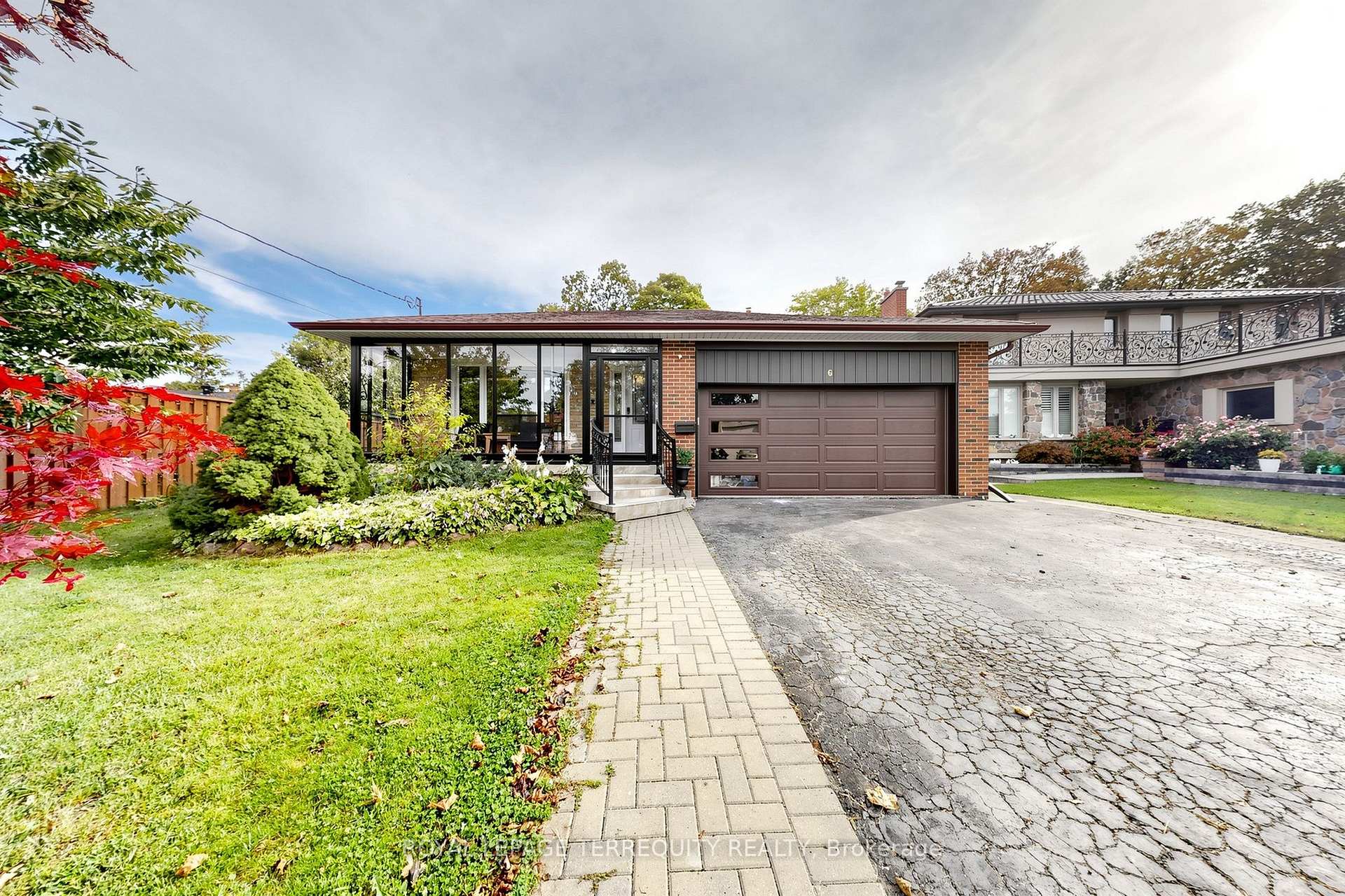 Photo 2 of 6 Fulwell Crescent, North York, York University Heights — HOMEH