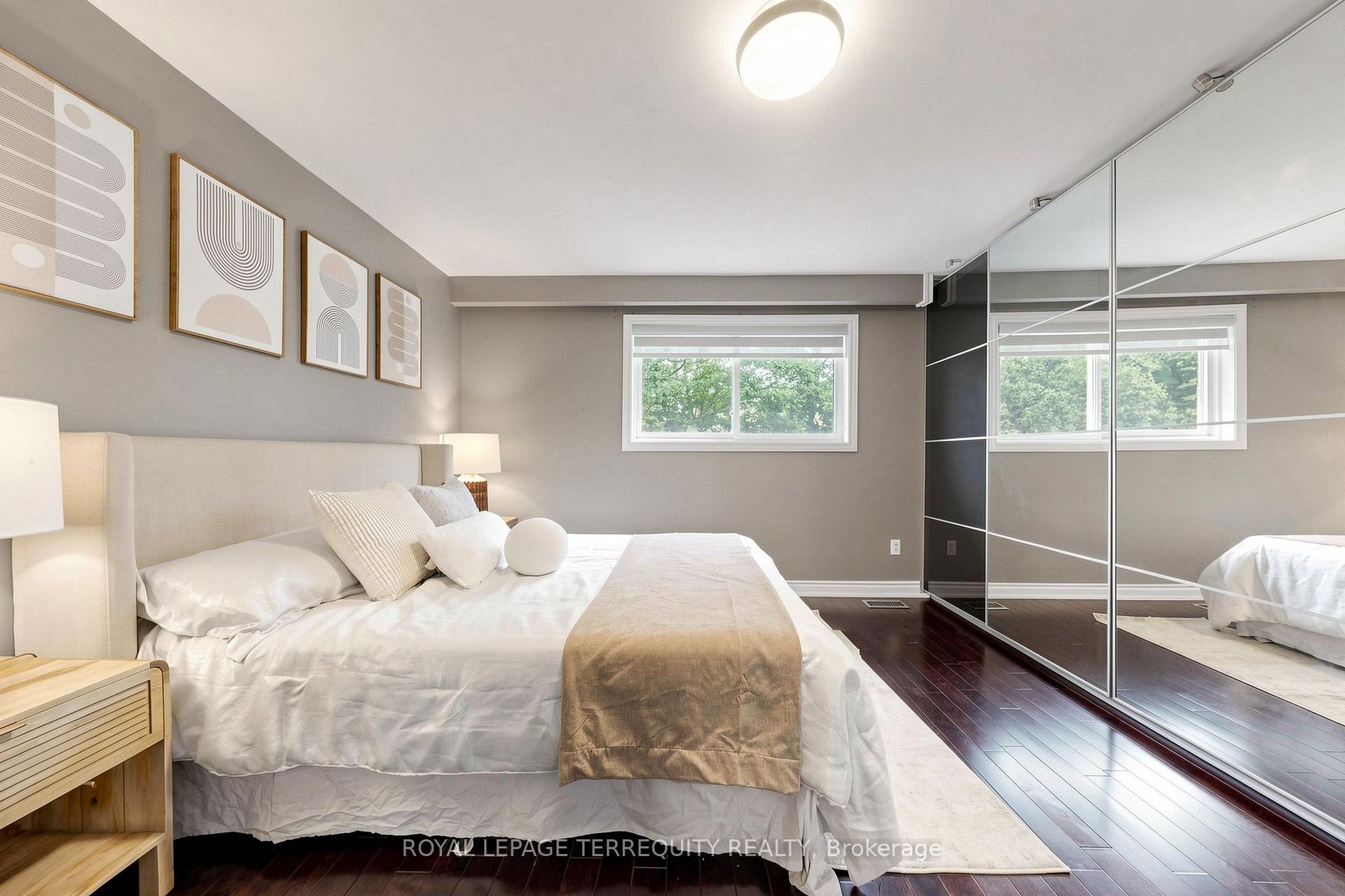 Photo 21 of 6 Fulwell Crescent, North York, York University Heights — HOMEH