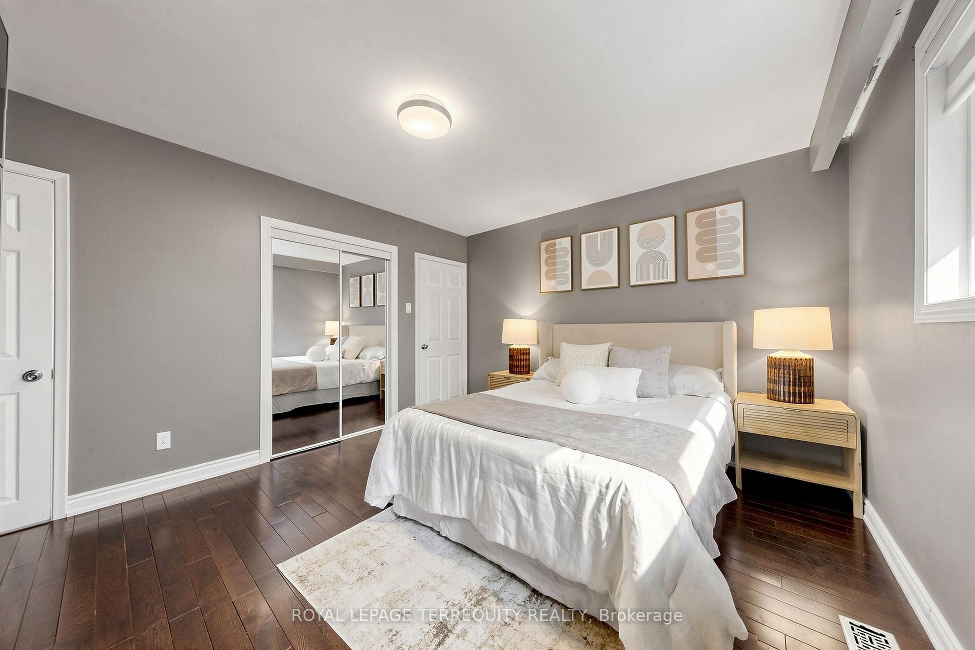 Photo 25 of 6 Fulwell Crescent, North York, York University Heights — HOMEH